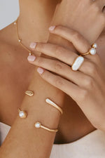 Pearl Bar Ring Gold