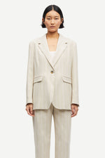 Sahaven Blazer 15664 White Pepper St.