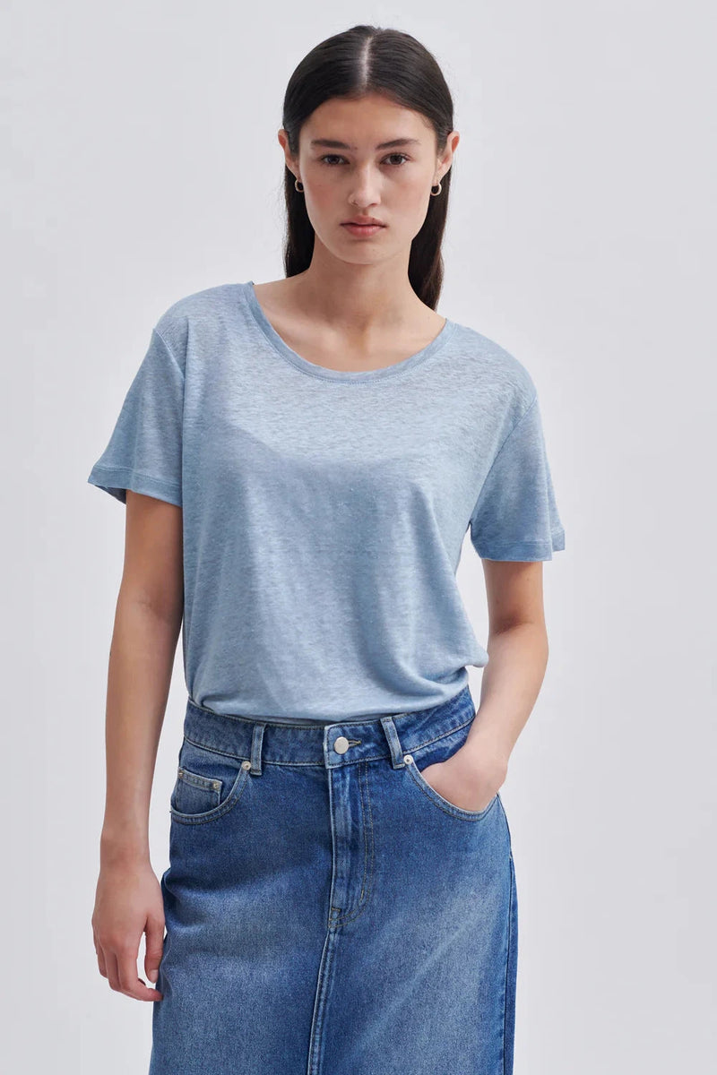 Peony O-Neck Tee Ashley Blue