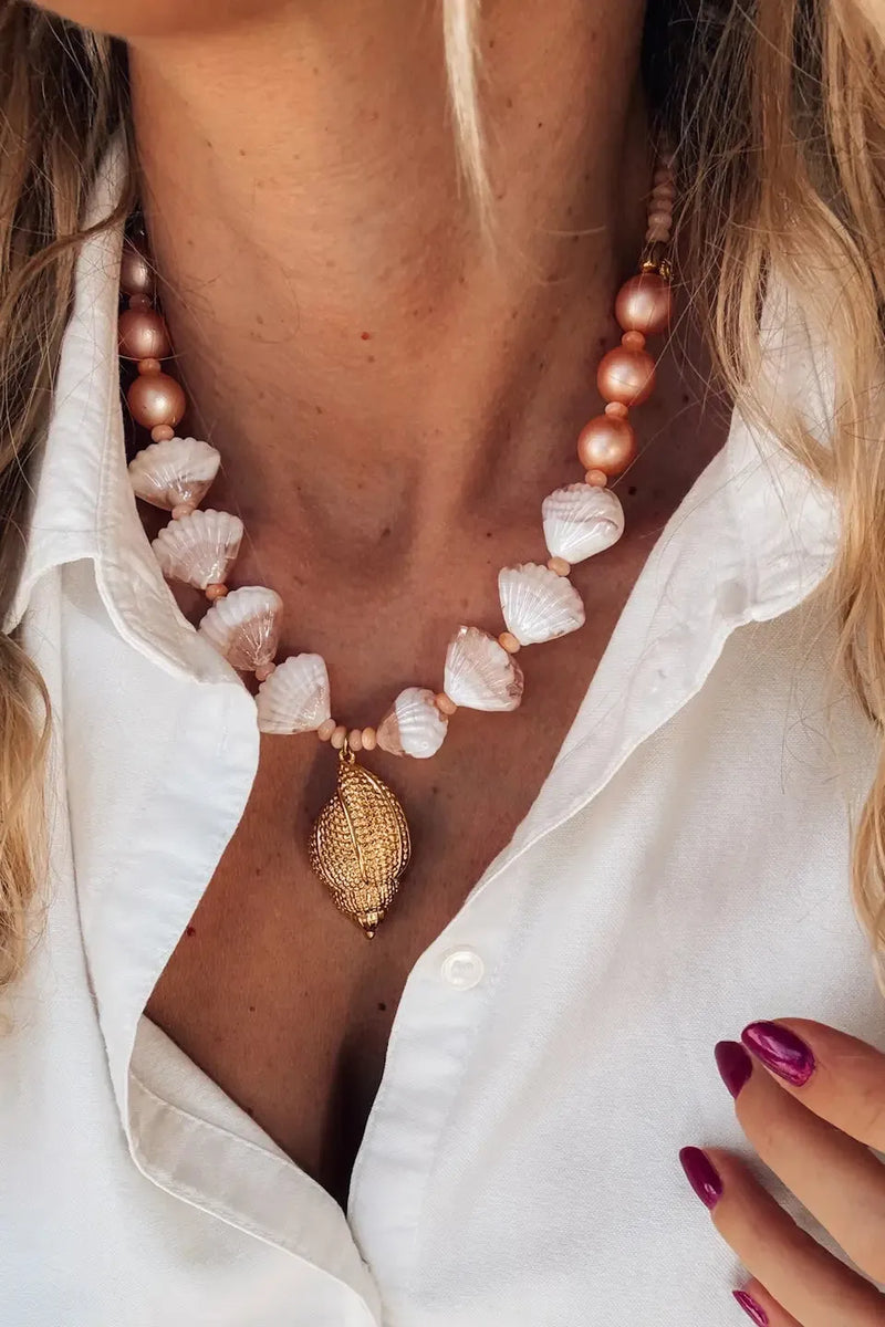 Gold Large Shell Statement Necklace Salmon Pink – ROAR CLOTHING PTY LIMITED
