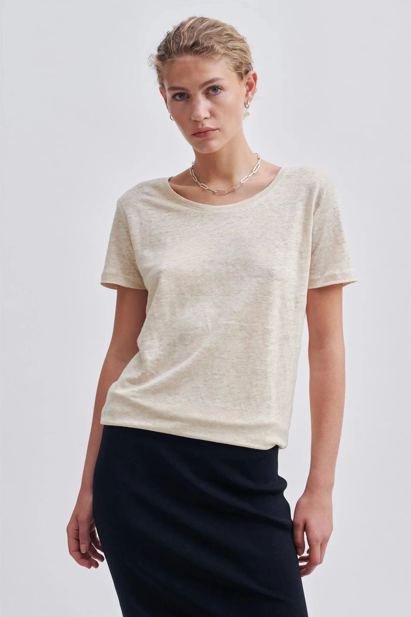 Peony O-Neck Tee French Oak