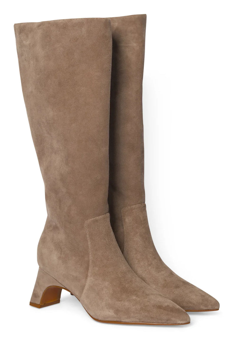 Cameo Boot Mousse