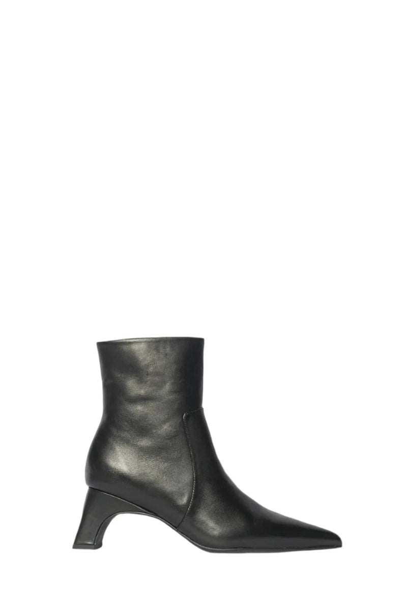Duel Boot Black