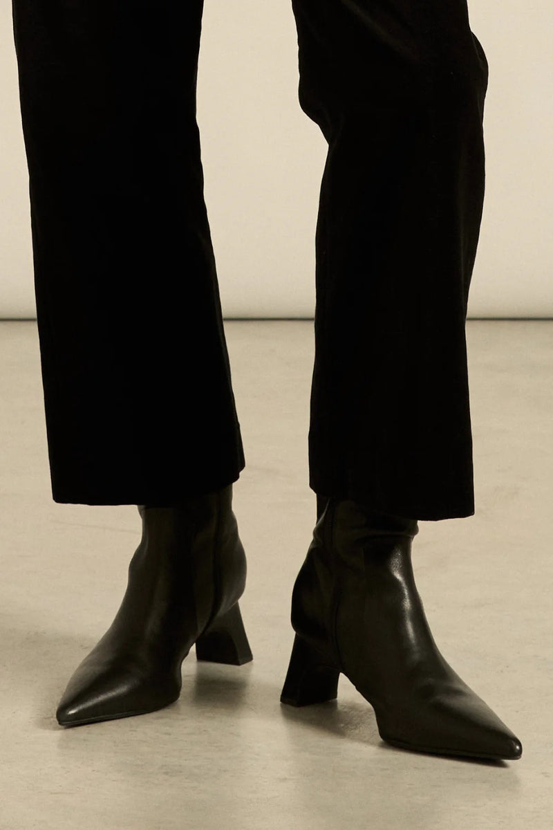 Duel Boot Black