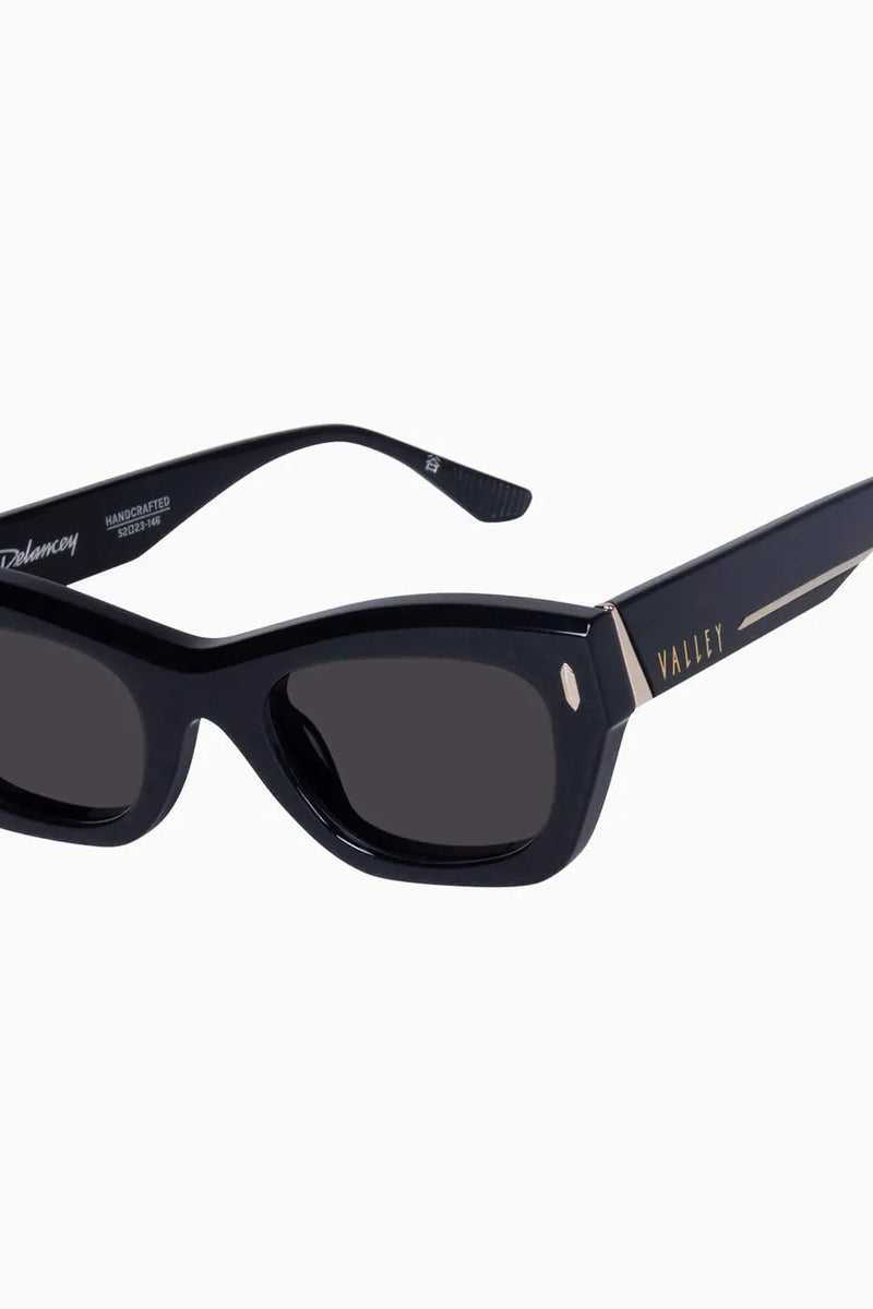 Delancey Gloss Black w. Gold Metal / Black Lens