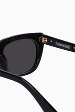 Tomahawk Gloss Black w. Gold Metal / Black Lens