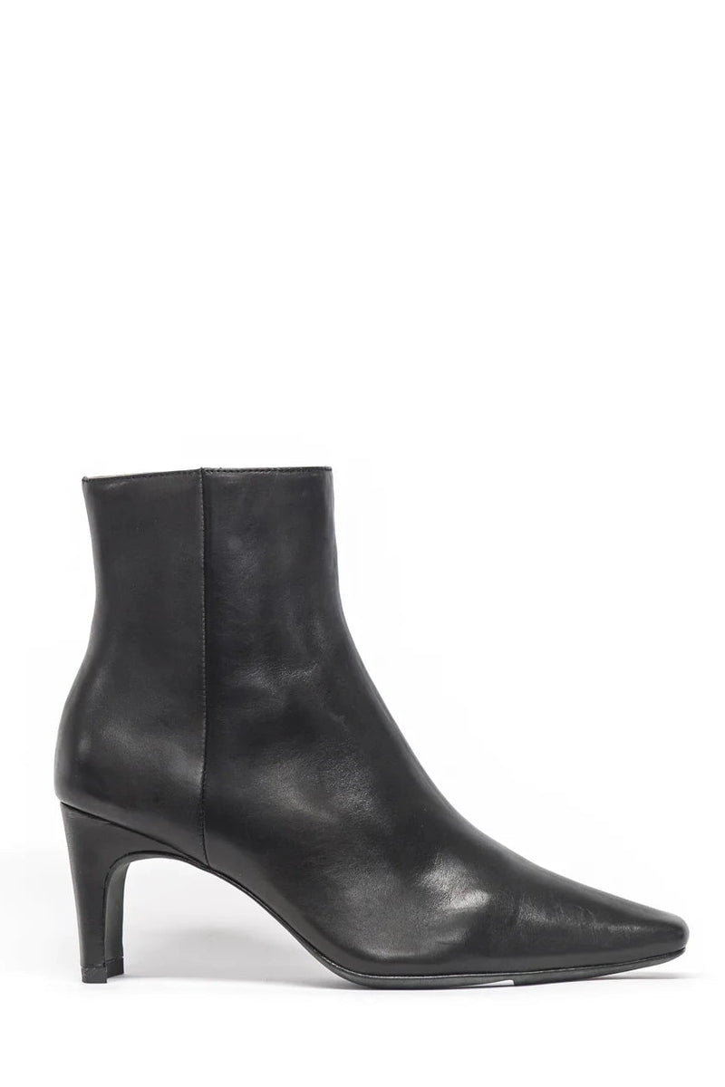 Rouge Boot Black Leather